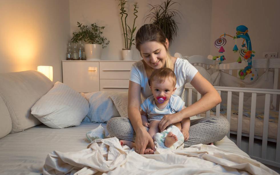 红屁屁|婴儿拉完臭臭后,用水洗还是用湿巾擦?踩过坑的妈妈才知道的做法
