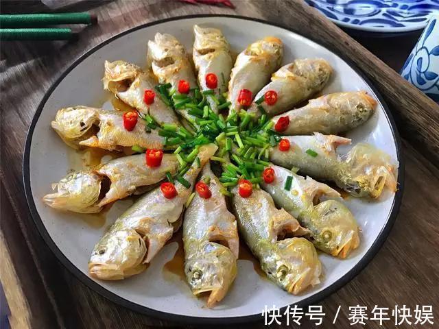 肥牛片|美食推荐麻辣金针肥牛、双椒鸡丝、清蒸梅子鱼、香菇烧土豆