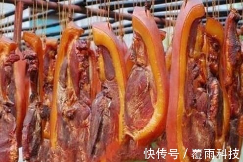 腌腊肉时,只加盐是不行的,有了这两味料,腊肉才咸香入味更好吃