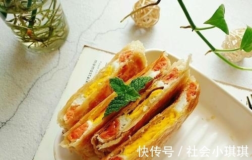 好吃|用手抓饼做三明治，美味可口又好吃，几分钟就学会