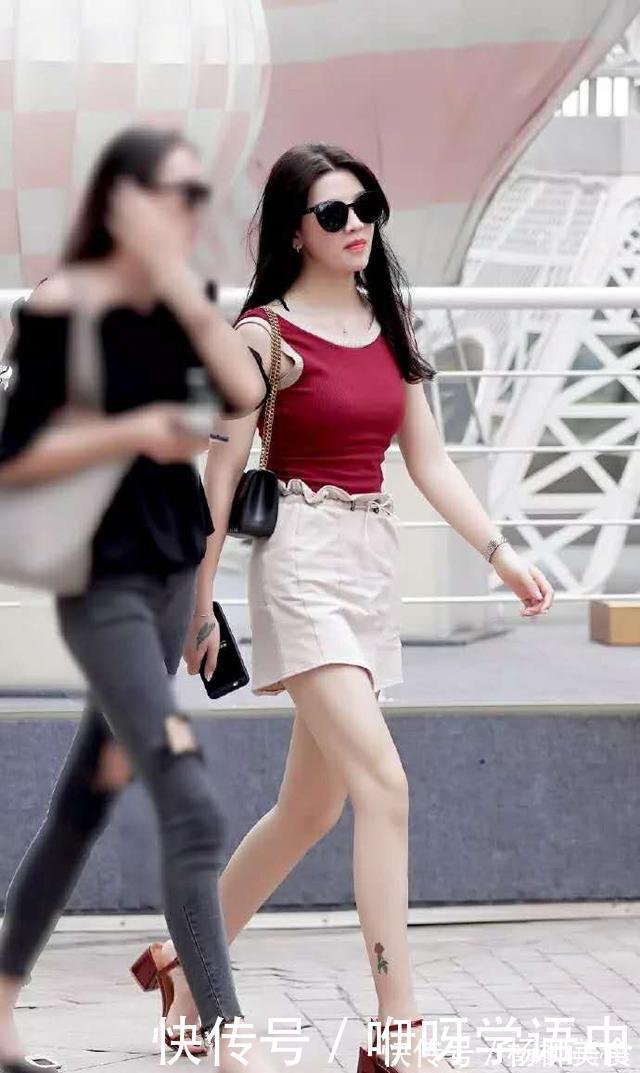 高跟鞋 靓丽的美女,熙熙攘攘都是为了美丽而来