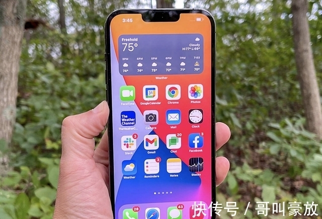 太阳国|差距太明显！我们排队抢购iPhone13，韩国民众把三星捧成科技巨头