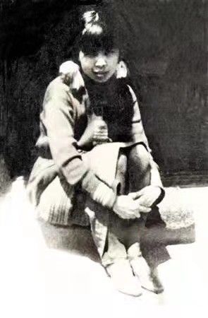 萧军$萧红:两次怀孕时改嫁,却没有留下一个后代,死时落寞凄惨