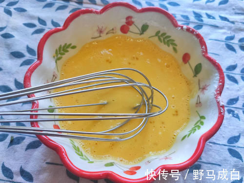 红薯不要蒸着吃了，这样做比路边摊烤红薯还好吃，香甜可口又简单