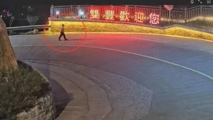 “爱我还是爱作业?”11岁男孩出走:妈妈变了