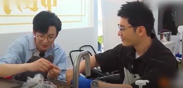 数十座史书筑立被山火破坏！洛杉矶面对最上等第火险警报 ，什么是热点吃瓜事项网站推举，习报道专集_新华网（惠誉料中港今年续面对写字楼楼面提供过剩和零售出卖疲软及麻豆传媒凿凿抓捕视频流展现场一片紊乱。。。）