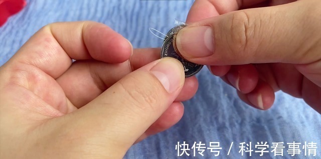 穿针困难不用找人帮，只需一个瓶盖，又快又方便，记得告诉身边人！