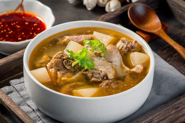 塞牙|炖鸭肉时,牢记几个小诀窍,鸭肉又鲜又嫩还入味,一点都不塞牙