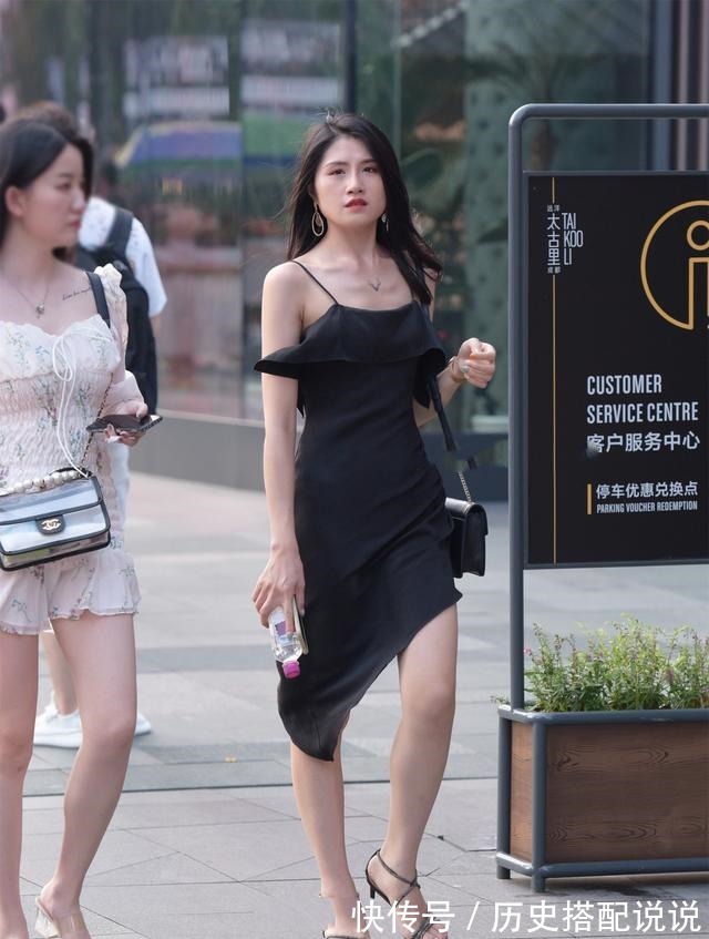 小姐姐 微胖女孩的神奇穿搭,黑色连衣裙展现不一样的气质,高雅又调皮!