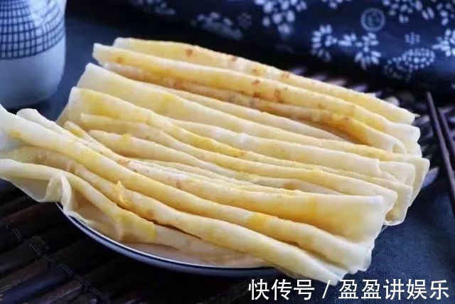 一碗面粉，2个鸡蛋，筷子搅一搅，做家人爱吃的饼，比大馒头好吃