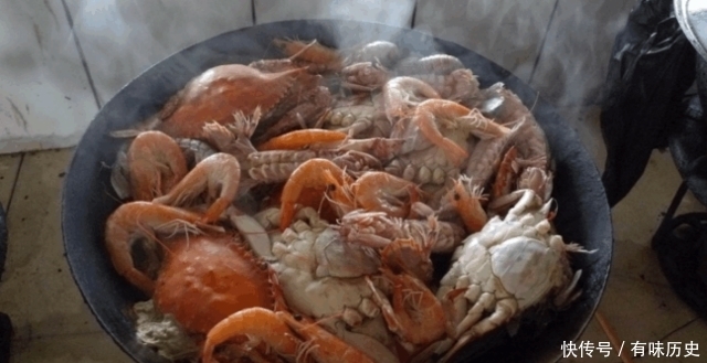 城市|回到农村老妈做了一锅好吃的饭菜,我在城市一年都不舍得吃的美味