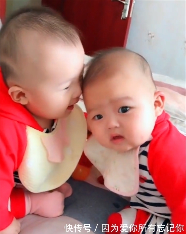 哥哥|哥哥你就比我大三分钟,至于欺负,网友:可爱的双胞胎