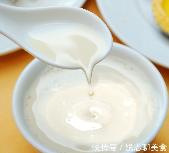 朋友们|做豆浆，豆子泡好别直接打！大厨教你一招，豆浆香浓细腻，特好喝