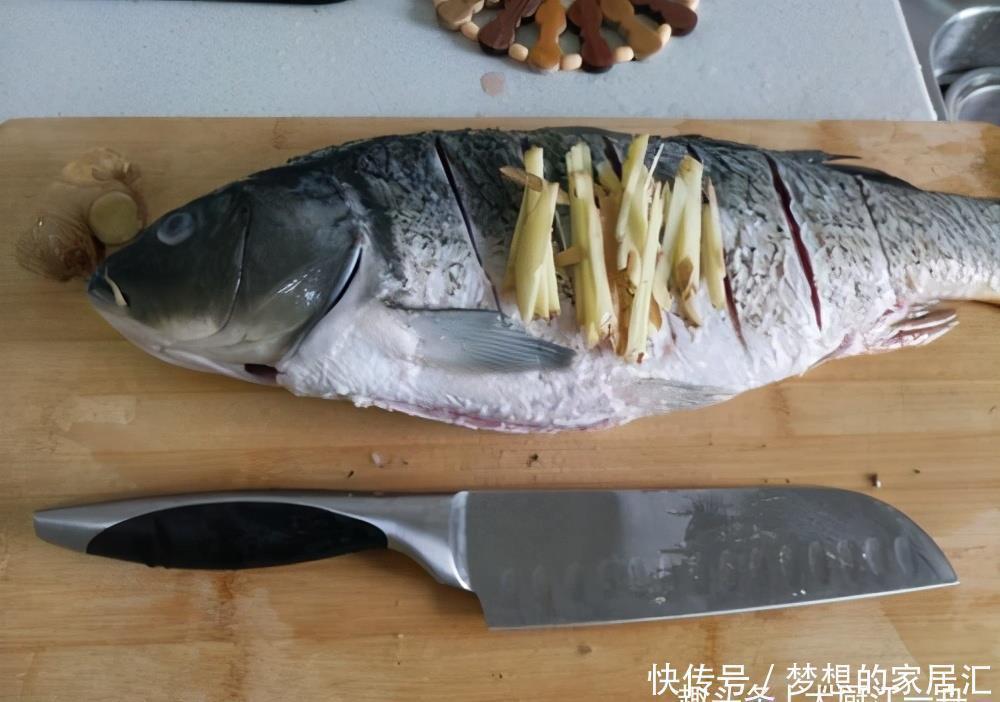 炖鱼时,要牢记“3做1不放”,炖出来的鱼汤鲜香味浓,无腥味