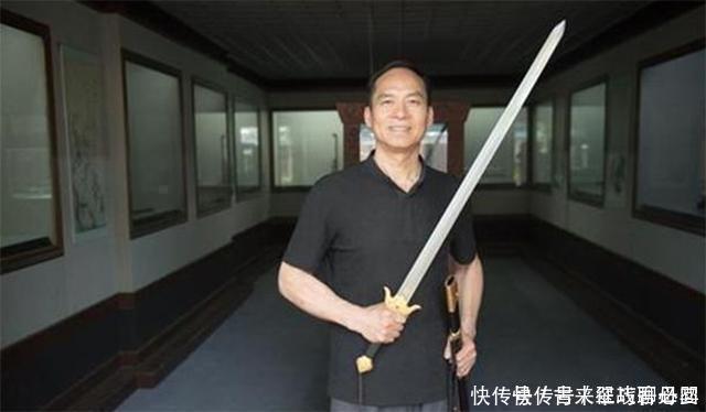 郑国荣|铸剑师郑国荣:第一把剑拍卖两万,第2把陨铁铸造,第3把赠金庸