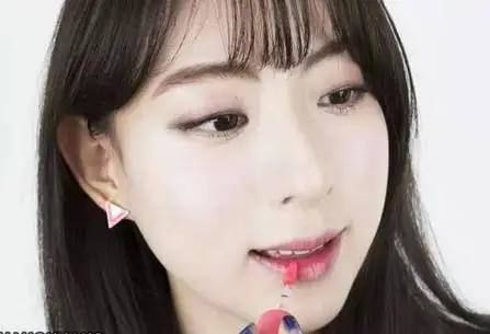 适合丸子头的春日妆容~