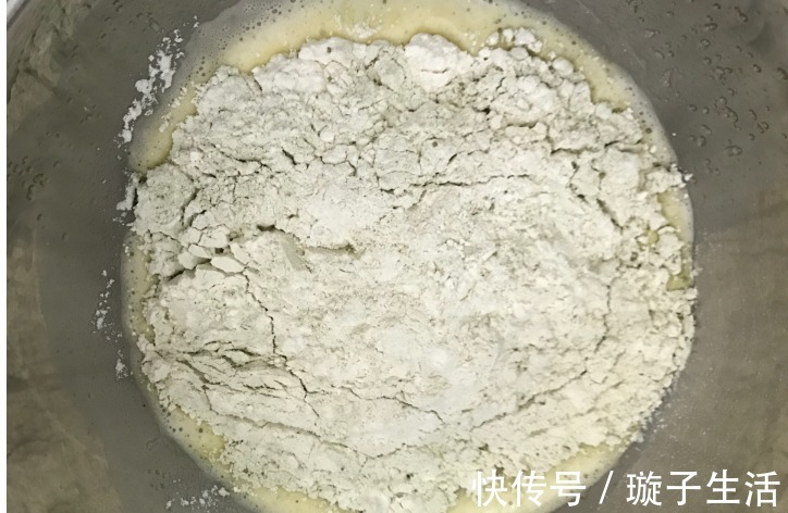 抹茶粉|不用烤箱，一口蒸锅就能搞定的蒸蛋糕，比外面买回来的好吃