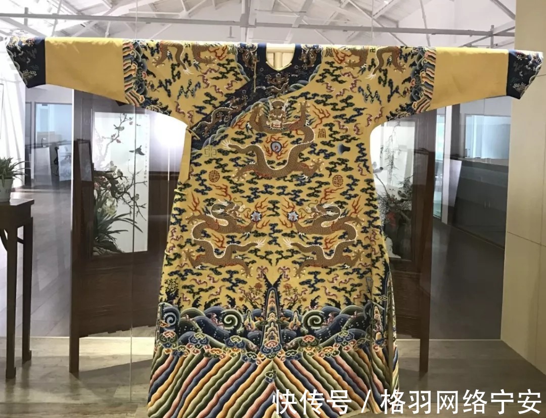 白酒|古代皇帝龙袍禁止用水清洗,那臭了怎么办?