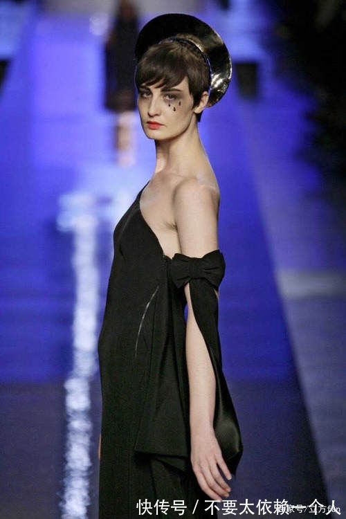 微微一笑@圣母泪妆为什么那么火怜悯众生的高级妆容