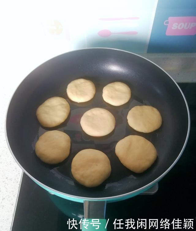 菠萝|吃了四十年的菠萝,这种吃法最过瘾,香甜松软,一次八个没吃够。