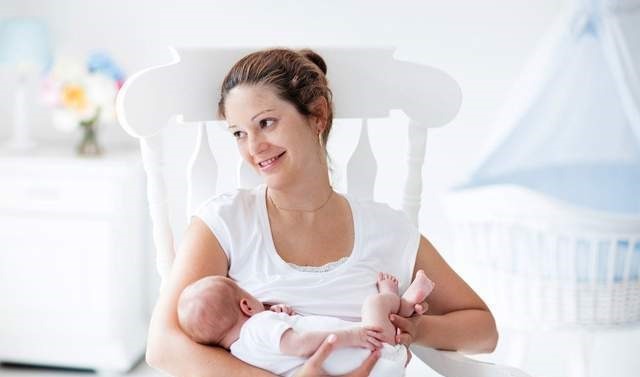 喂养|宝宝有几种表现,可能暗示母乳营养已不足,建议断掉