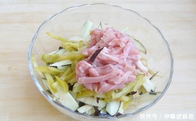 加料酒|草鱼最过瘾的吃法，比酸菜鱼水煮鱼还好吃，做4斤大鱼，上桌就光