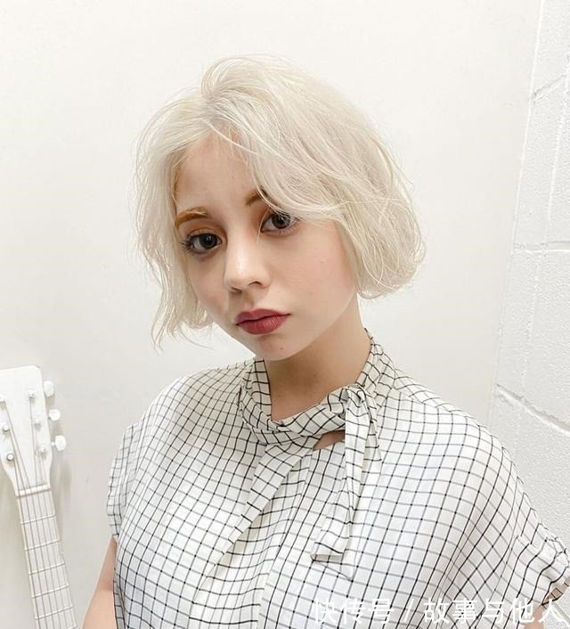 烫发 新时尚发型17款送给大家,越看越完美,蓬松时尚显高级!