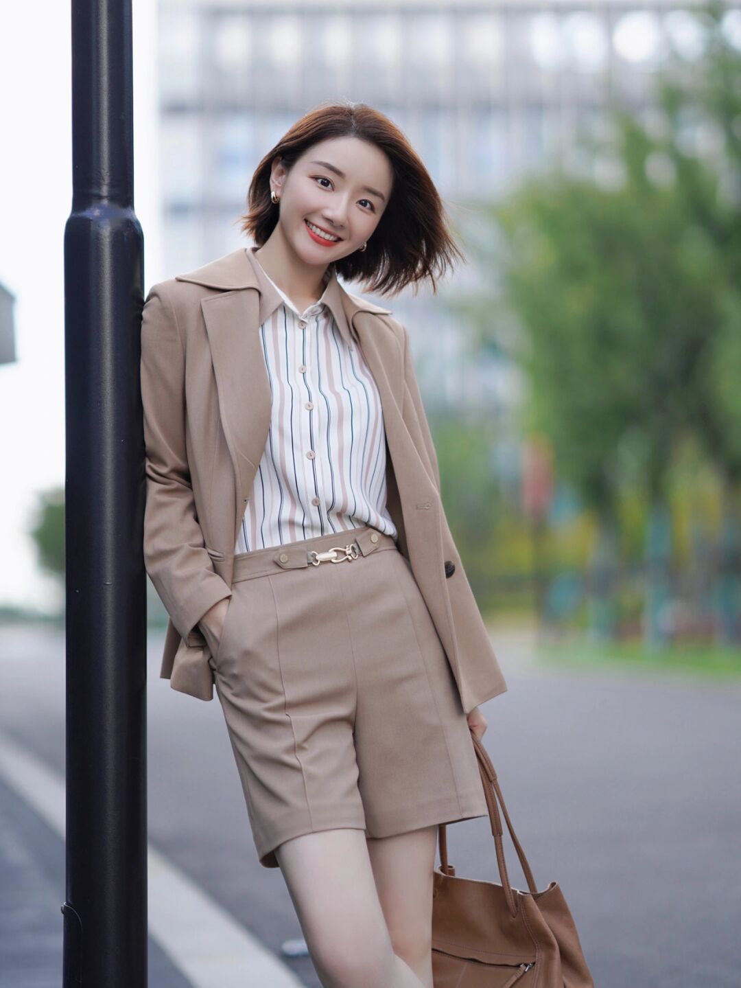 西服套装|时髦女人都不会乱穿衣,看看这些穿搭技巧,让你气质翻倍又洋气