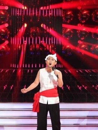 為走紅假冒草根欺騙觀眾,不惜造假身份,韓紅怒拍桌子趕下臺