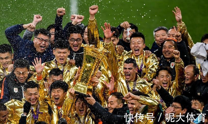 海港|1-0!世界波+100%暴击!泰山队刷4大历史,20人闪耀:将连夺4大奖