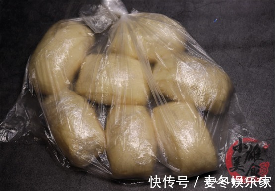 冰箱|才知道，馒头放冰箱保存就错了！教你一招，放1个月不干硬不发霉