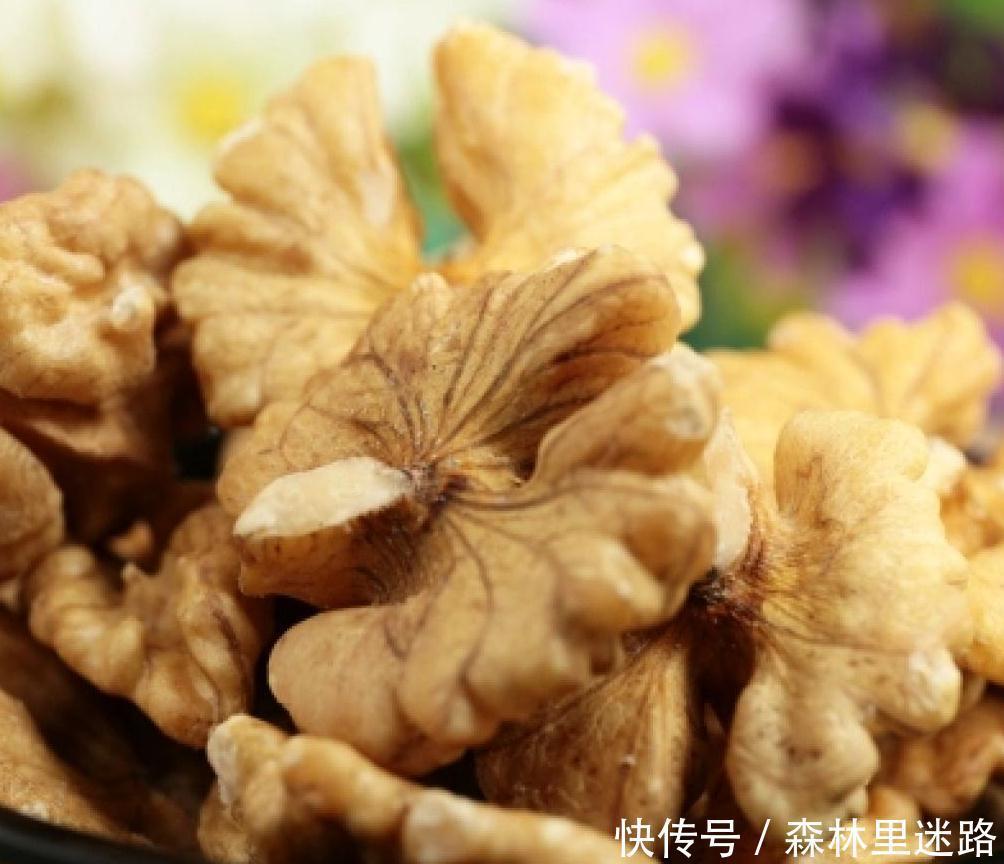 犯错误|冬天吃核桃好处多多,却有一大禁忌,还有人不清楚,别犯错误了
