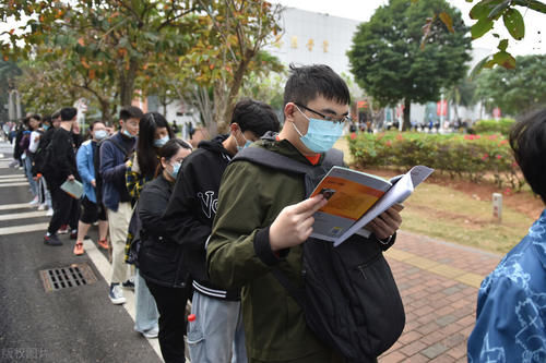 考研成绩什么时候查询？为什么超过国家线也没进复试？学姐有话说