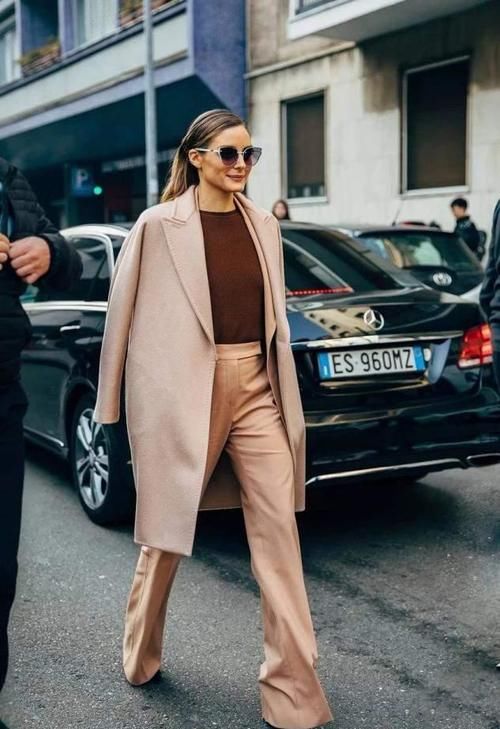  羊绒|呢大衣不吃香了！如今流行“羊绒大衣”，搭配这几条裤子最好看