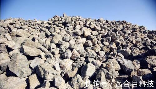 绿宝石|我国最大的绿宝石矿，原石遍地都是，随便你搬你都搬不完