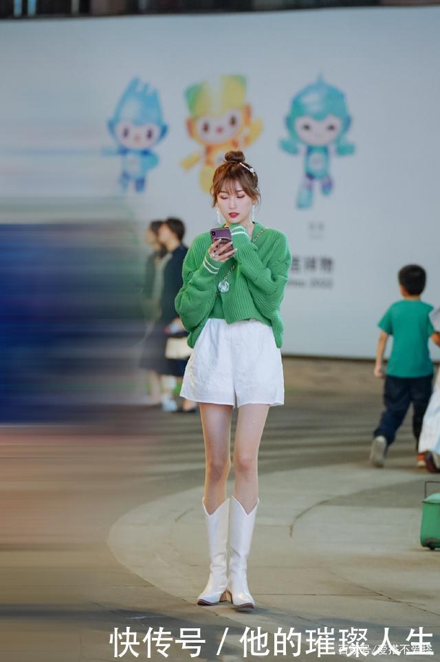 运动鞋早烂大街了,今年的“鞋王”是它,保暖显腿细,潮人都在穿