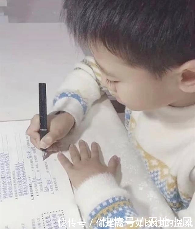 印刷体|9岁男孩写出“印刷体”,老师都不忍打叉,网友:别人家的孩子