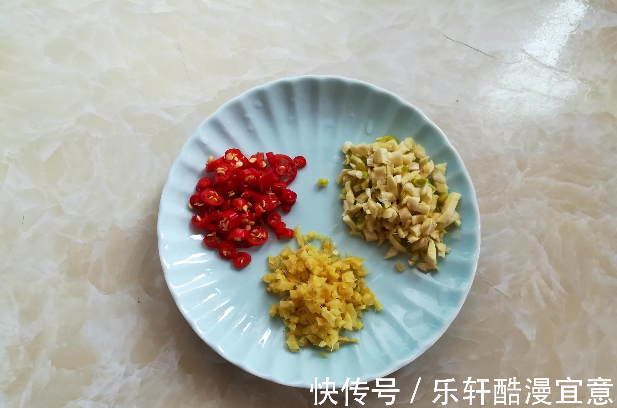 盆子|凉拌西兰花，最忌焯水，学个新做法，营养流失少，爽脆又入味