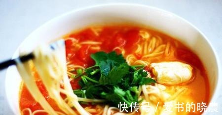 西红柿|简单早餐——西红柿热汤面!