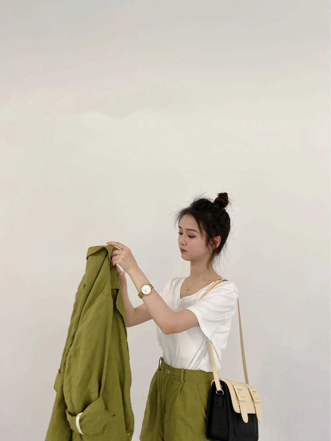 穿搭|夏季出游必备衣服单品,轻盈舒适的棉麻风,也能拍出时尚大片来