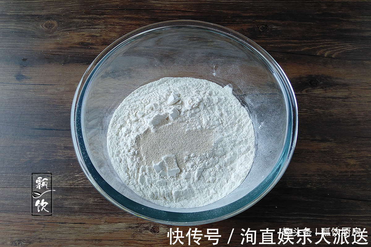 面食想要软，不能只放酵母，加它做，一捏成球一放成棉，凉了都软