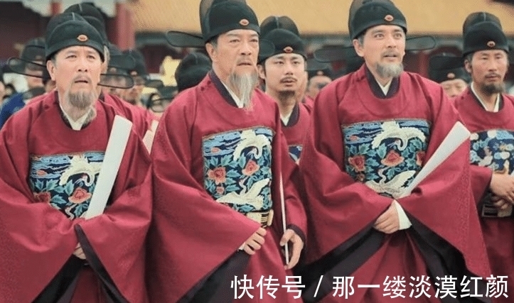 朱佑樘！皇帝感叹膝下无子，一旁太监突然跪下：皇子就在冷宫，快6岁了