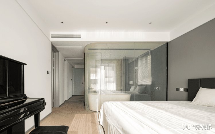 走墙|160㎡极简新房，给装修做减法，大白墙+无主灯，那叫一个高级