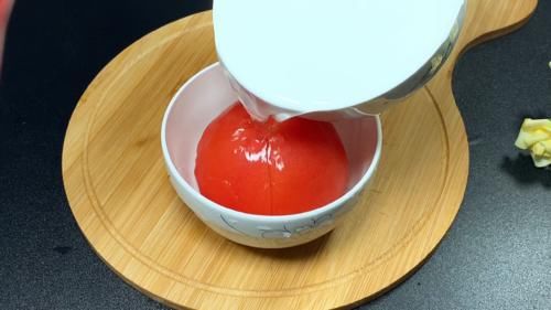 番茄+豆腐+鸡蛋这样做，鲜嫩爽滑，营养丰富，做法也很简单