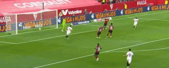 瓦伦西亚|3-1！欧联杯之王踢疯了，20分钟3球，18年神迹诞生，飙升西甲第3