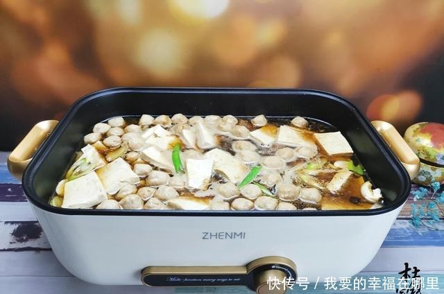 一家4口在家吃酱香排骨火锅,花了150,比吃快餐便宜,超值