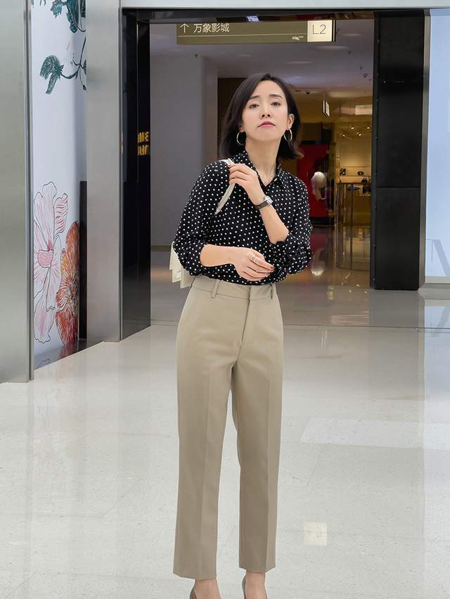 搭配|“上班”穿什么衬衫好看?波点衬衫、蓝色衬衫搭配指南,高级洋气