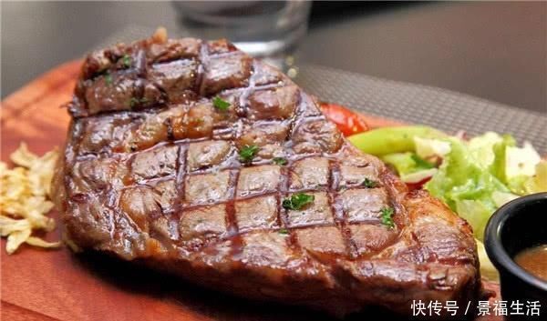 同样一块牛排，西方厨师尝一口试味道，为何看不出有吃过的痕迹