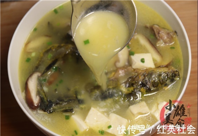 不管炖什么鱼,都不要放这“2种料味”,做不对鱼又腥又难喝