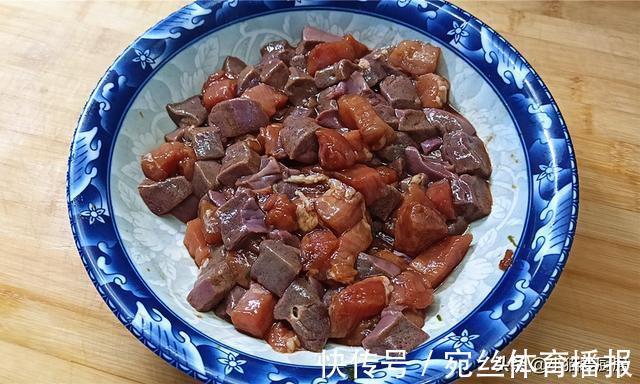 一日三餐|猪肝和瘦肉一起这样做出来,成菜香辣可口,营养好吃,下饭又下酒